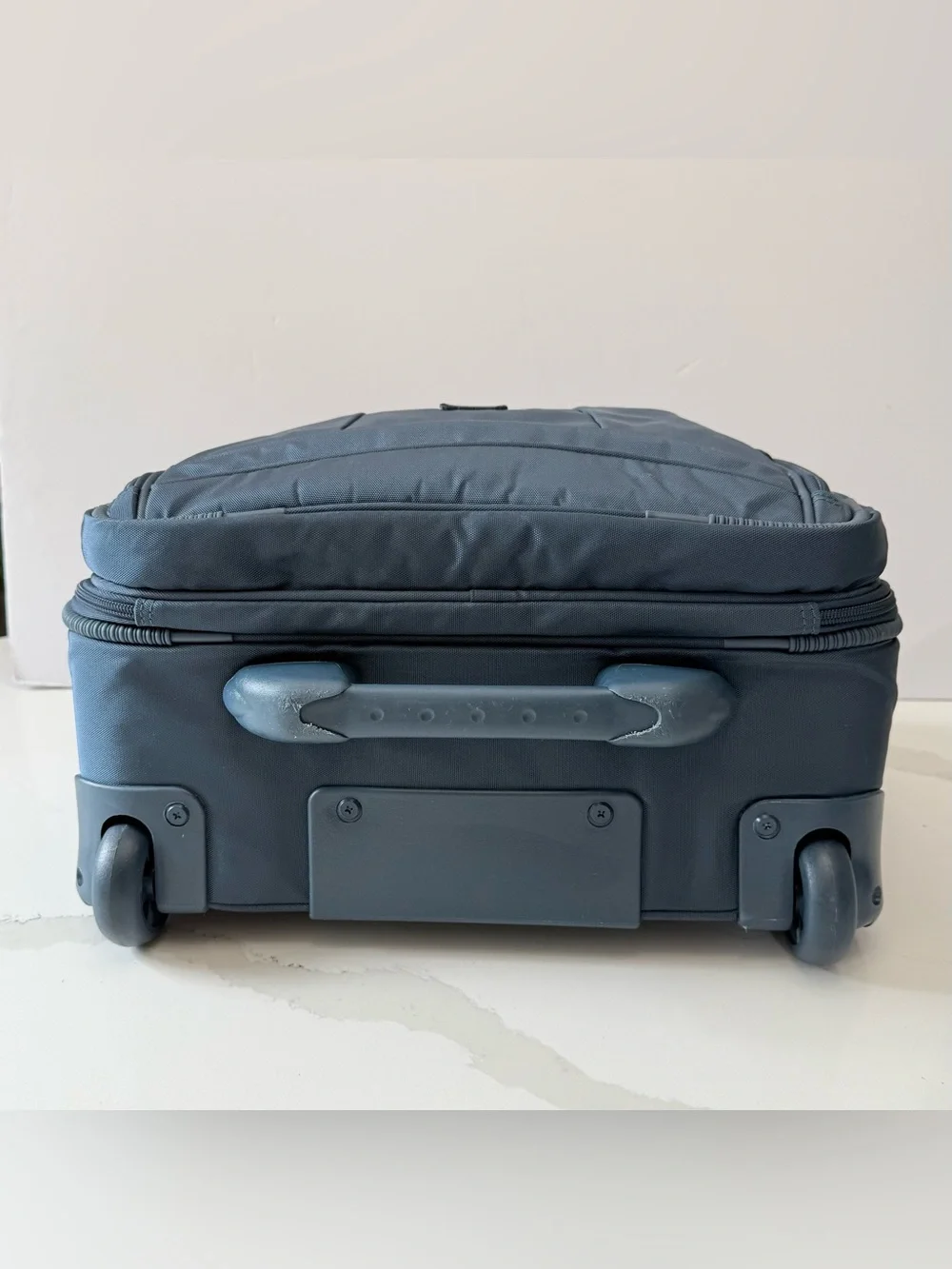 Travelpro Crew 16”Rolling Business Bag Blue Wheeled Carry On Travel Luggage Tote